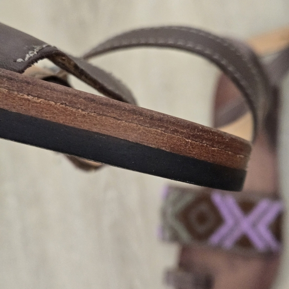 Free People Boho Torrence Flat Sandal Brown Leather Purple Embroidery Size 41 EU - Picture 12 of 13